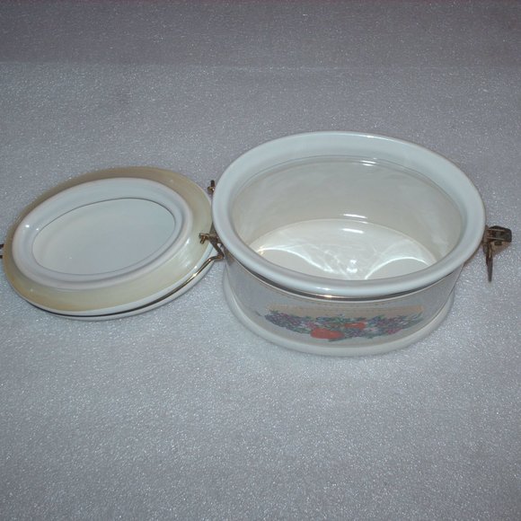 Knotts Berry Farm ceramic advertising canister - Picture 9 of 9